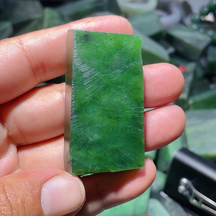 和田玉（碧玉）未镶嵌珠宝奇石