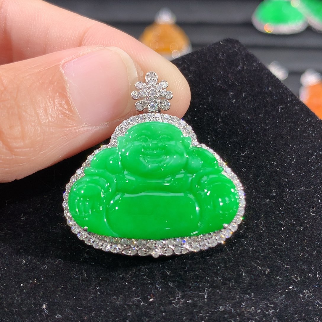 翡翠18K金镶嵌颈饰