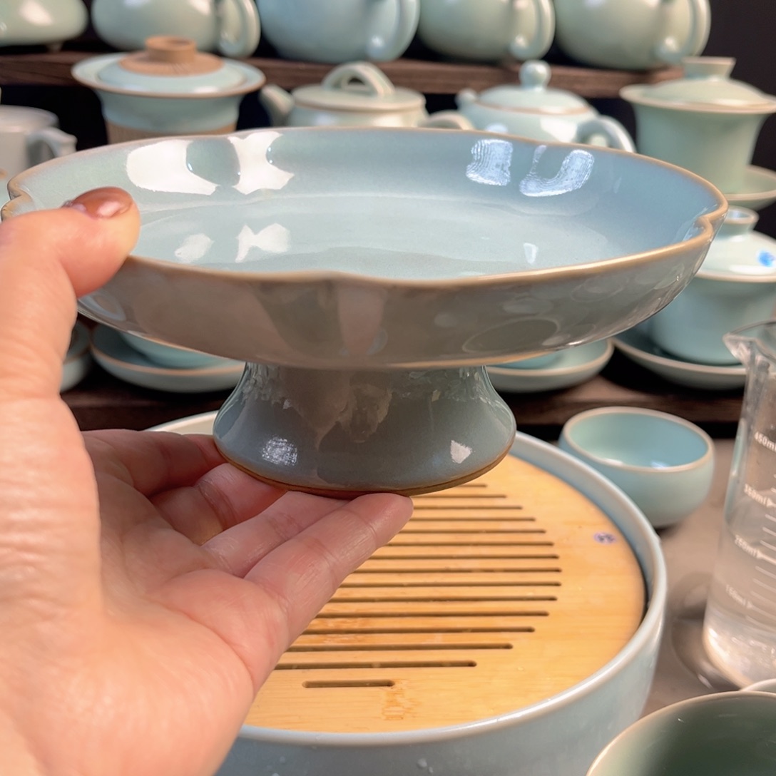 摆件陶瓷天青釉高足葵口果盘不退不换介意勿拍