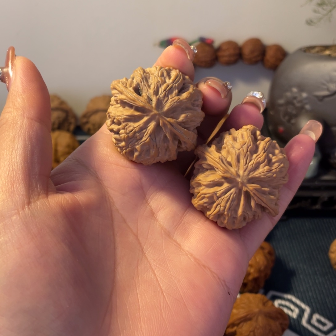 文玩核桃吊坠苹果39