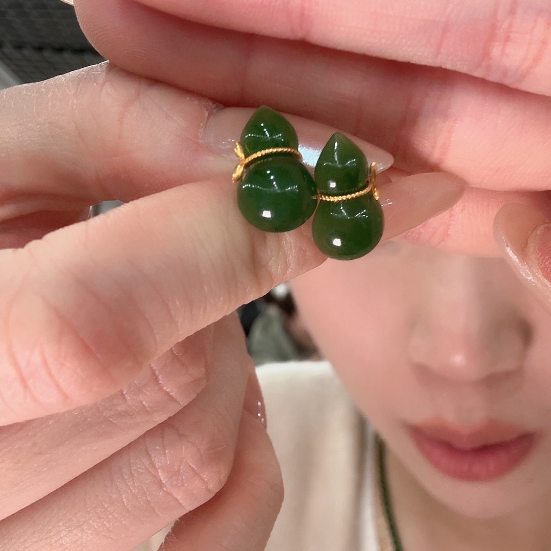 和田玉耳饰18K金镶嵌