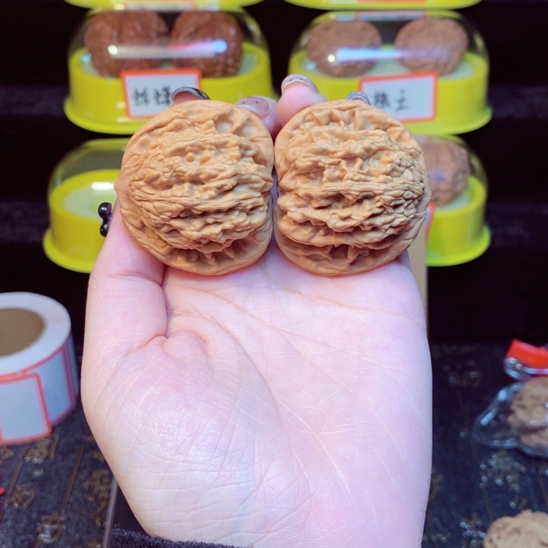 文玩核桃把件麦穗虎头43