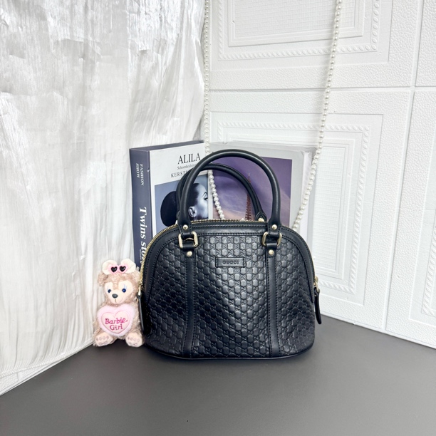 95新 GUCCI/古驰 95新 压纹满logo贝壳包 无肩带