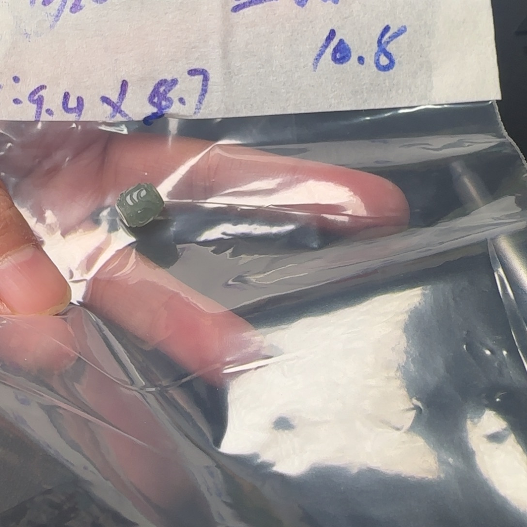 金***猪翡翠未镶嵌挂件天然翡翠