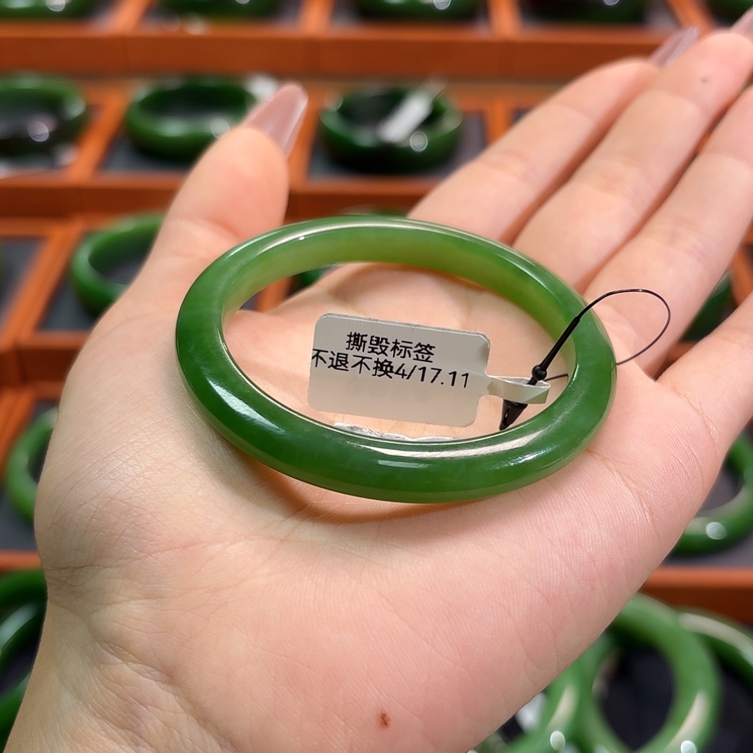 和田玉（碧玉）未镶嵌手镯果阳绿5152