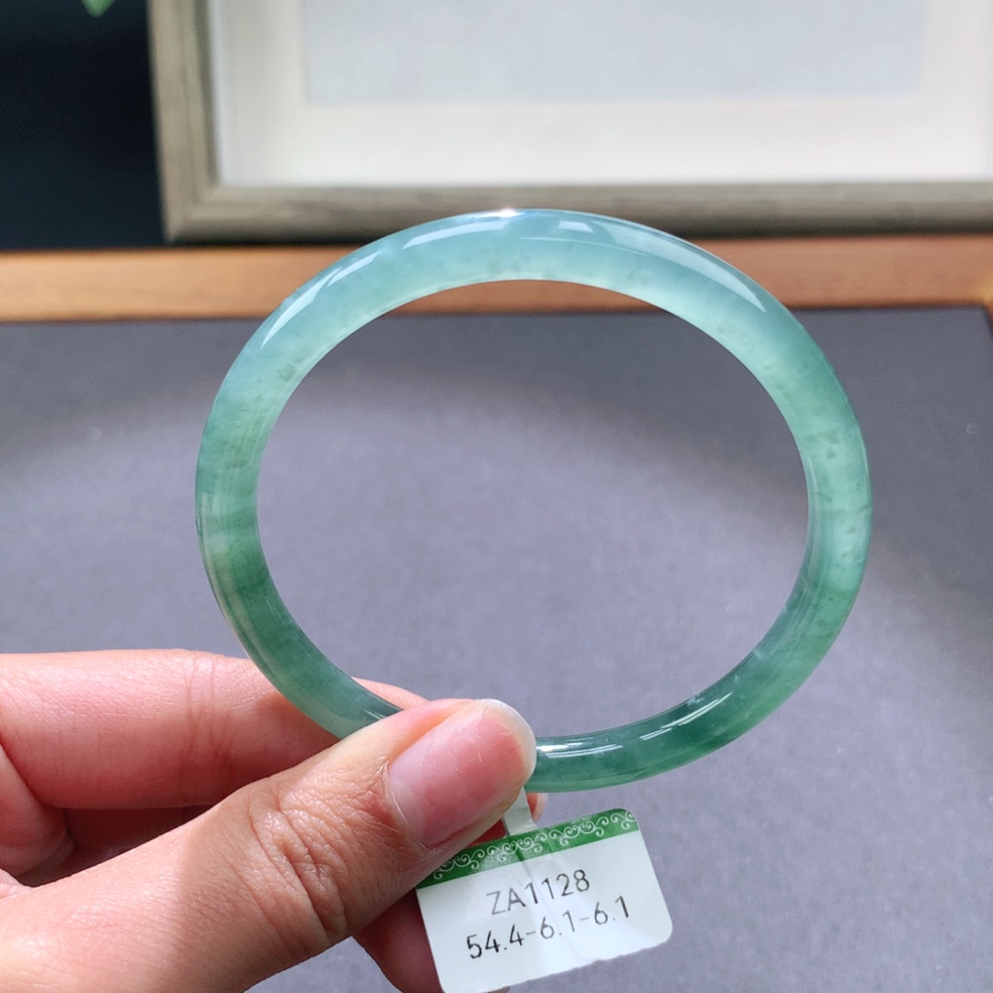 翡翠手镯未镶嵌天然翡翠手镯叮当镯