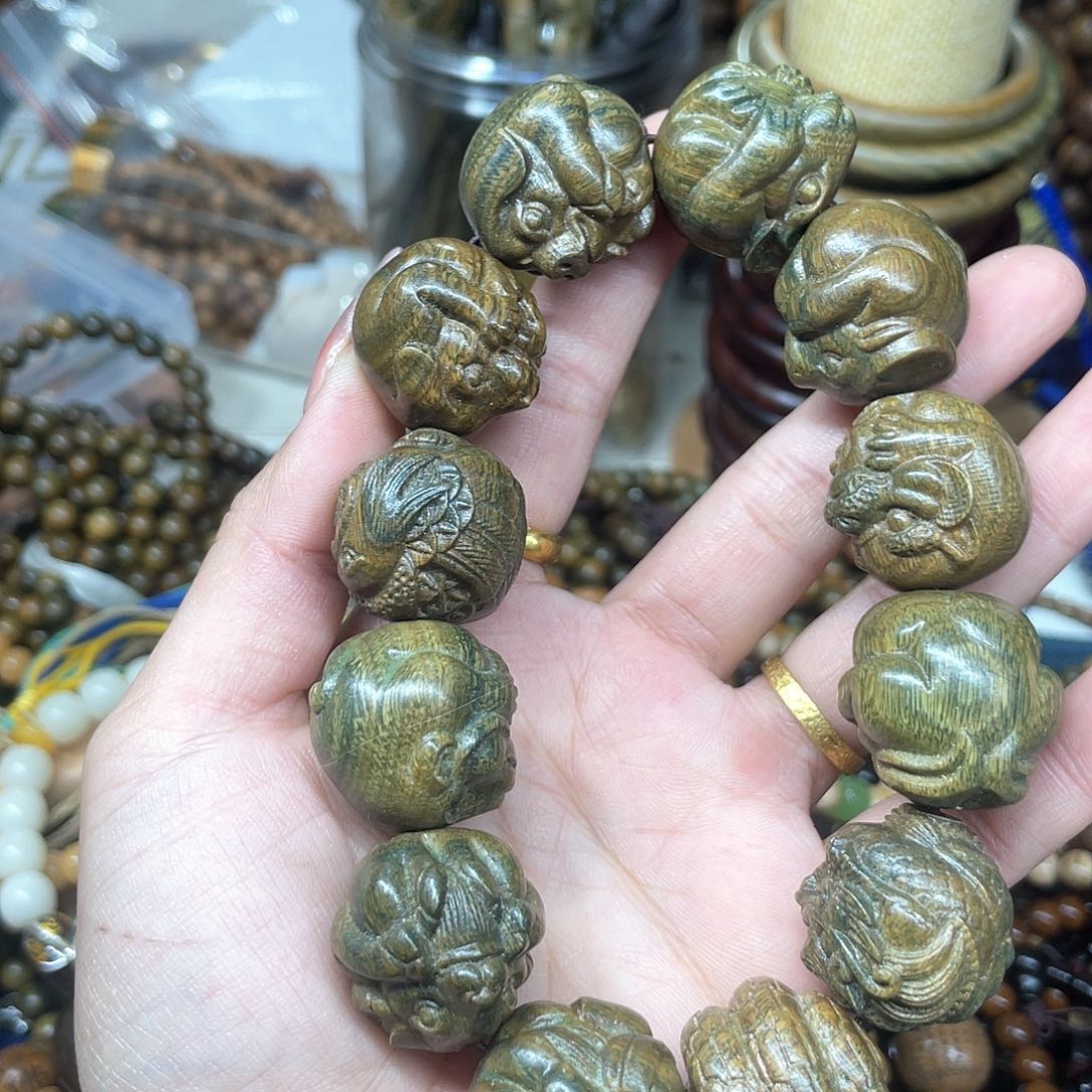 维腊木（绿檀）无事牌