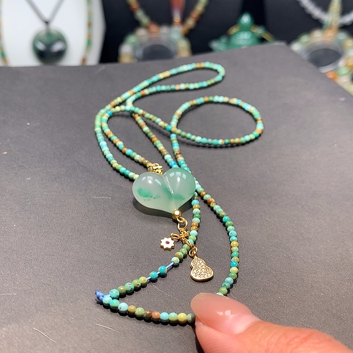 石英质玉未镶嵌吊坠(赠链)