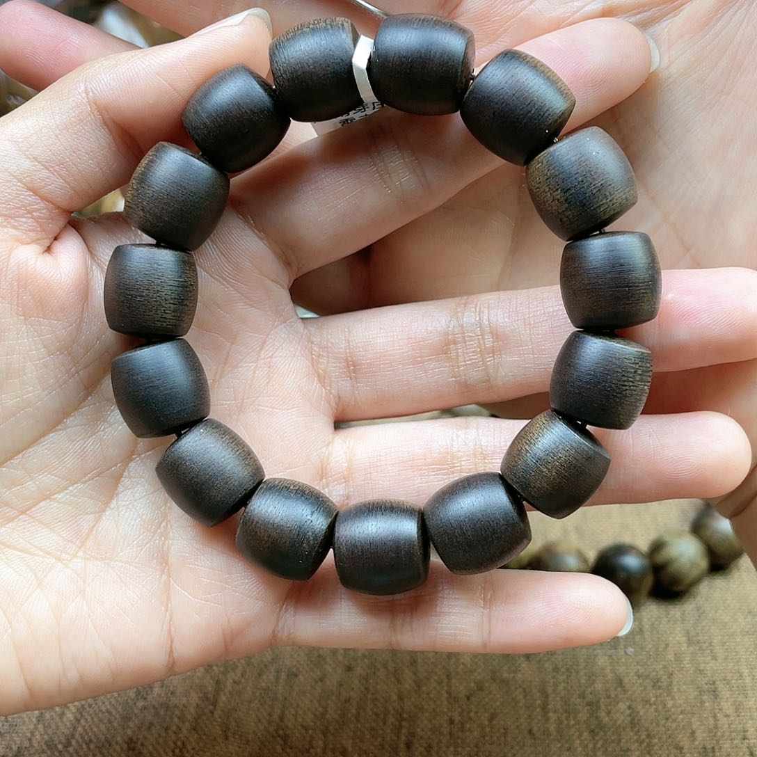 沉香手串用****6越南芽庄白奇楠雷击瘤疤料1.4