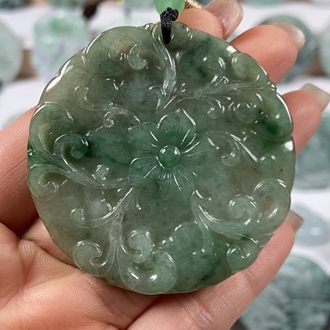 翡翠颈饰未镶嵌花开富贵福利