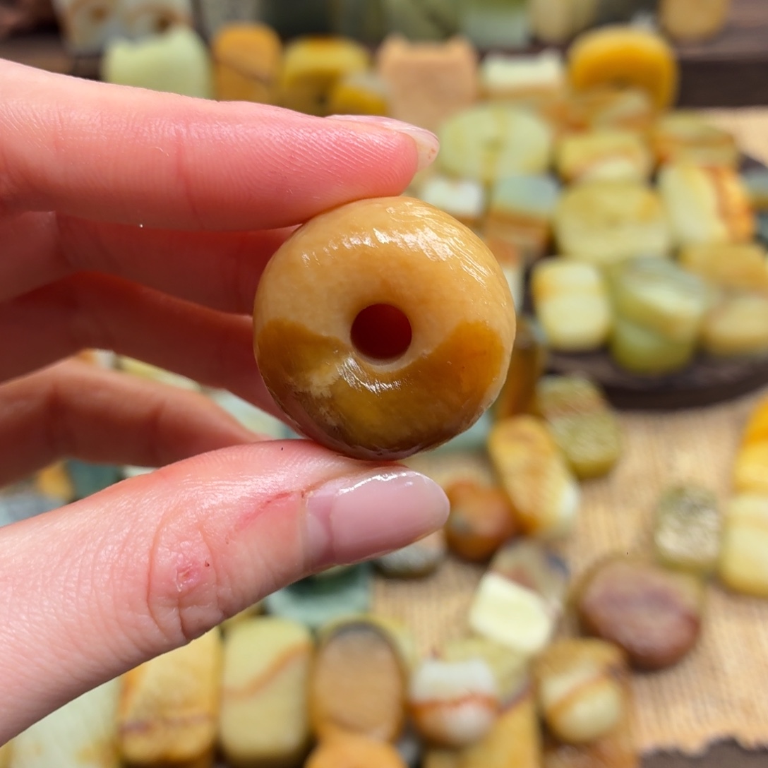 宝***妈蛇纹石玉未镶嵌颈饰