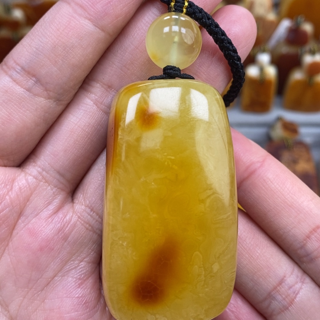 蜜蜡未镶嵌珠宝奇石