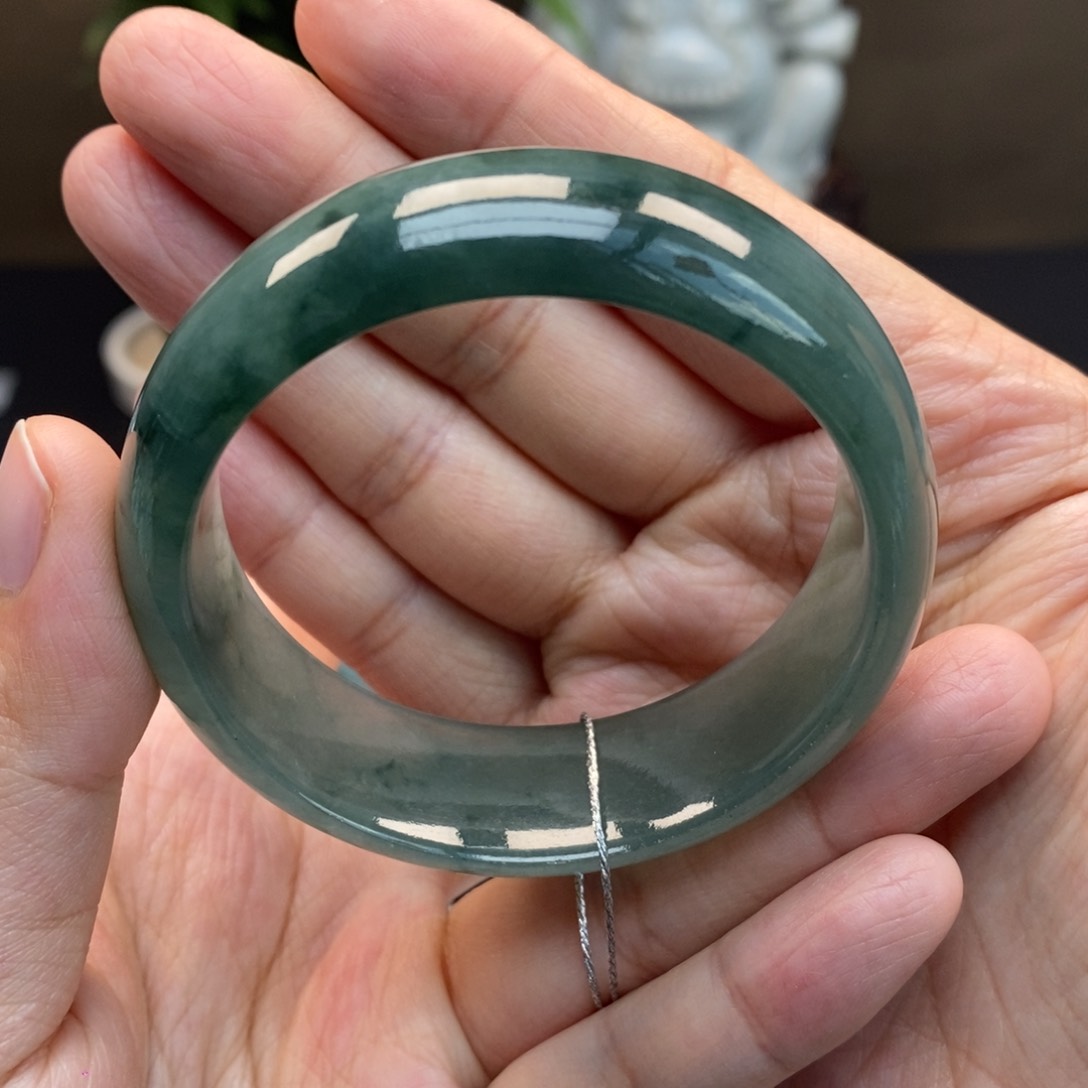 翡翠手镯未镶嵌天然