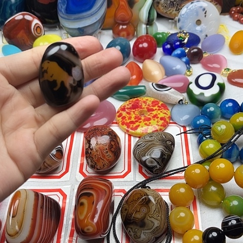 玛瑙/玉髓颈饰未镶嵌