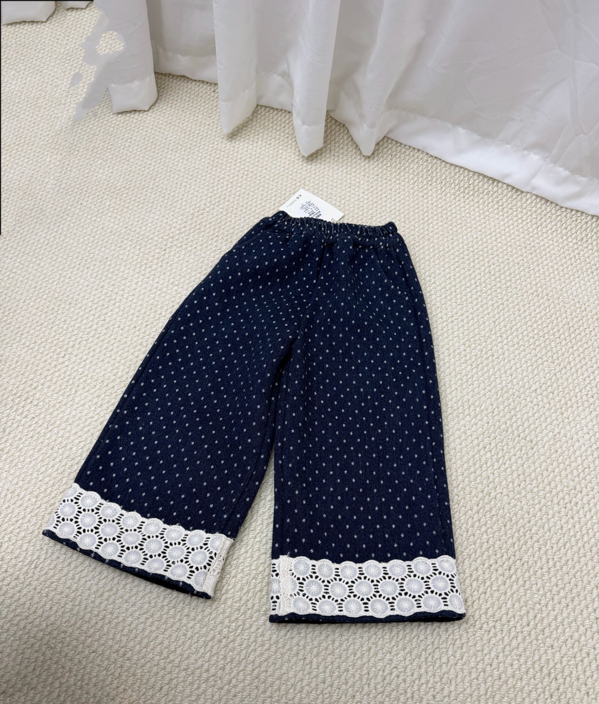 蓝色点子花边加绒牛仔裤