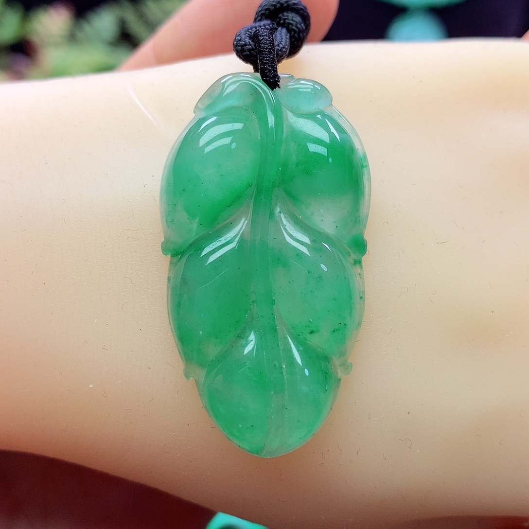 石英质玉颈饰未镶嵌