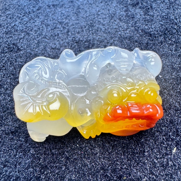 天然黄龙玉貔貅吊坠