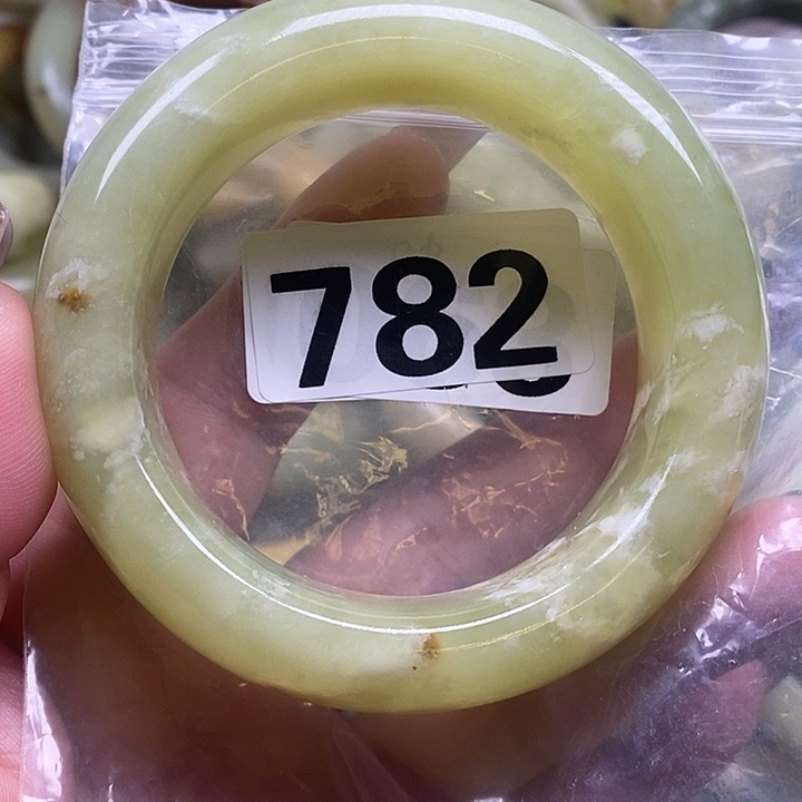 往***3蛇纹石玉未镶嵌手镯