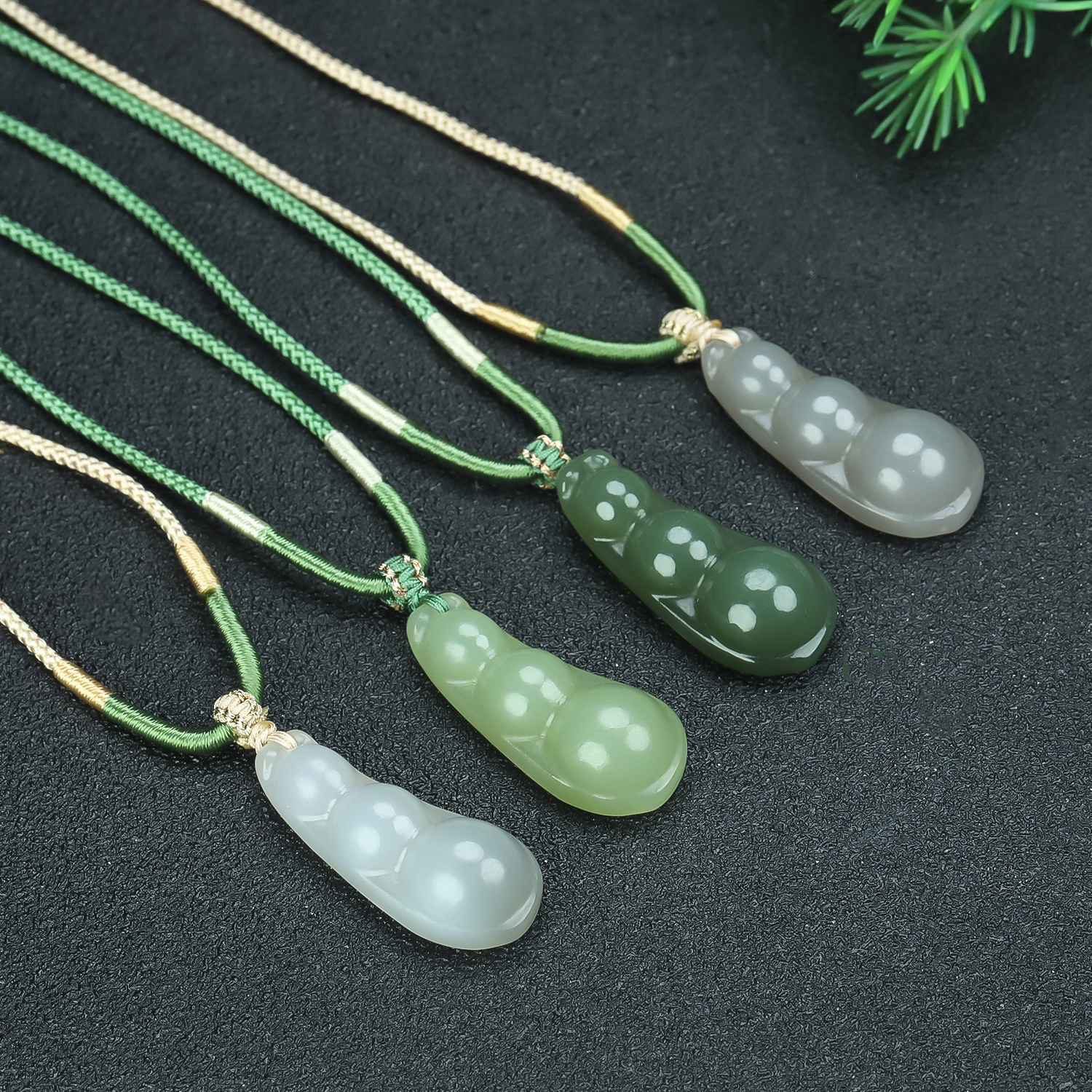 和田玉福豆吊坠 湖水 烟紫 晴水 烟灰 约35x10mm 多样性发其一