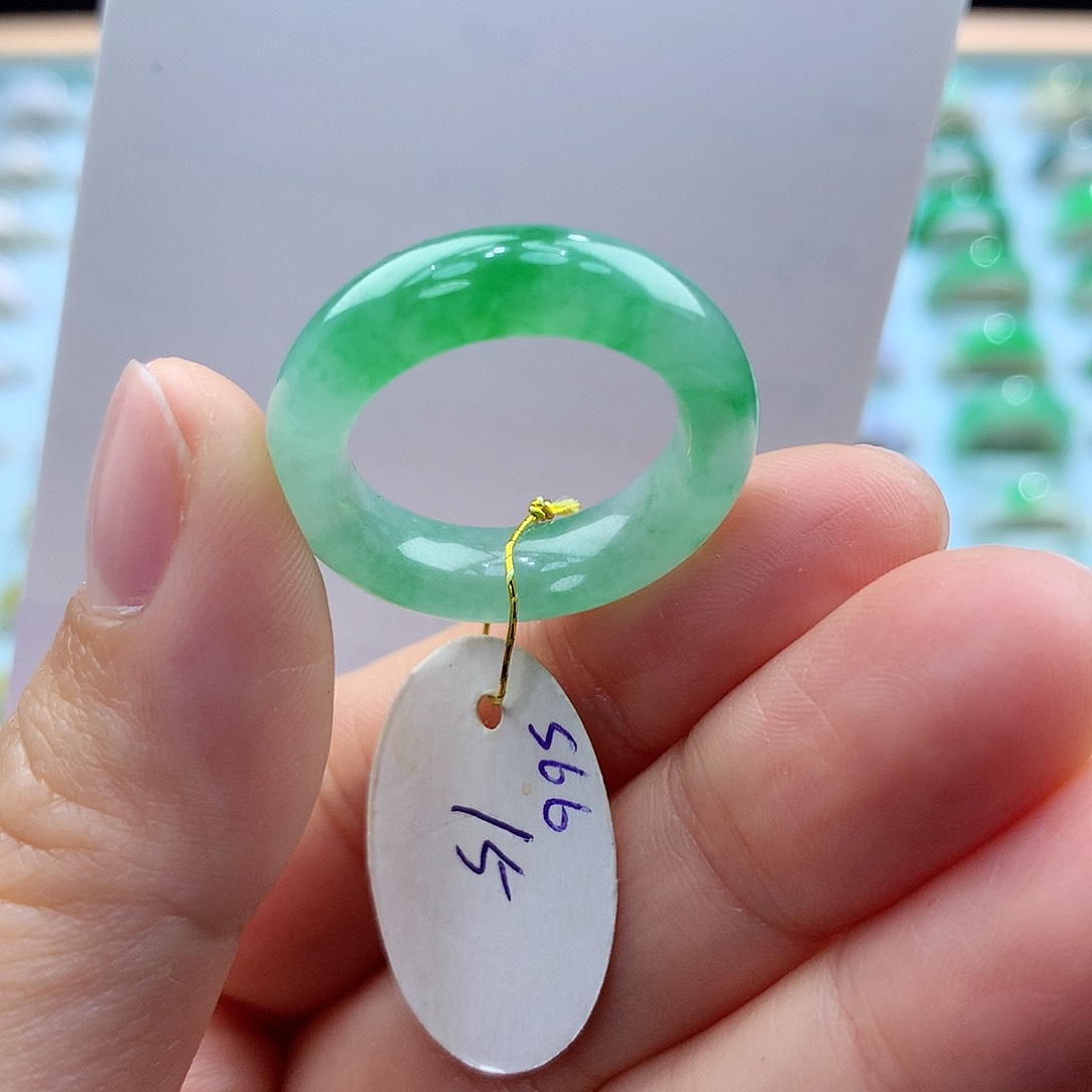 翡翠戒指未镶嵌15圈