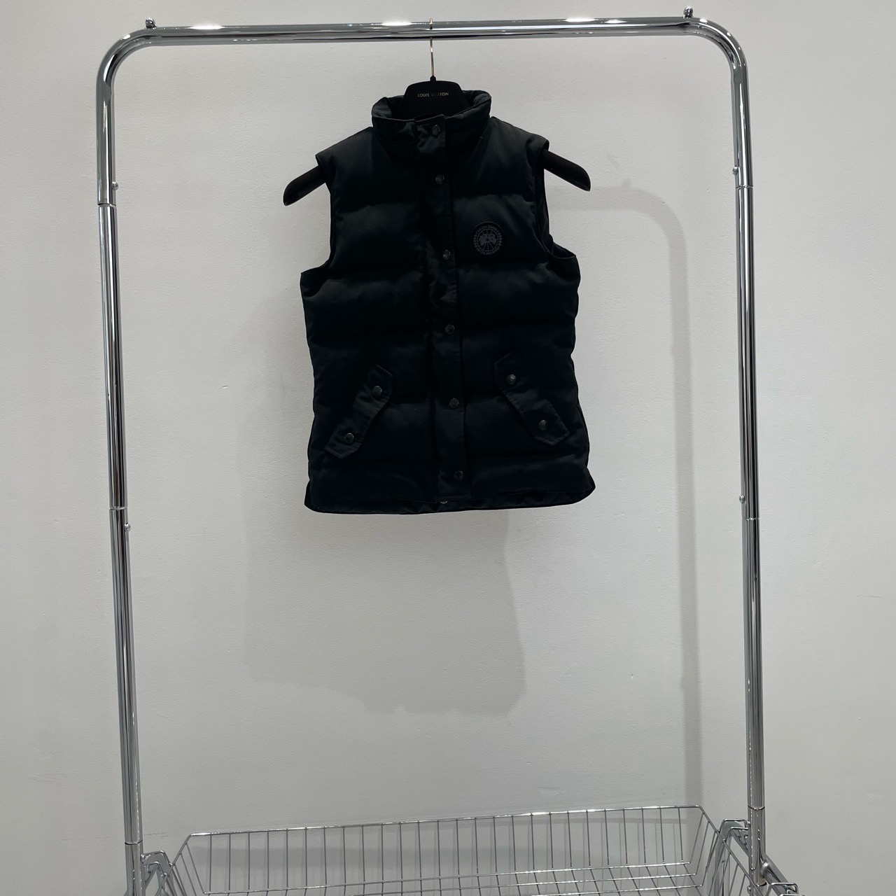 99新 加拿大鹅 黑色logo马甲 尺码xs yy00245