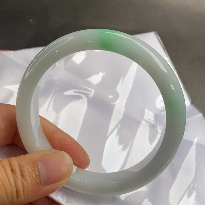 翡翠手镯未镶嵌61.4圈