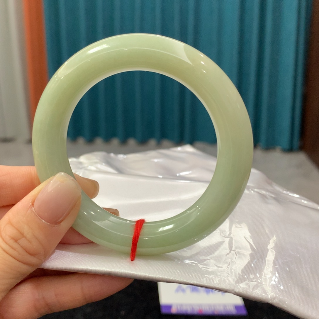 未镶嵌手镯翡翠完美者慎拍 圈口53.6