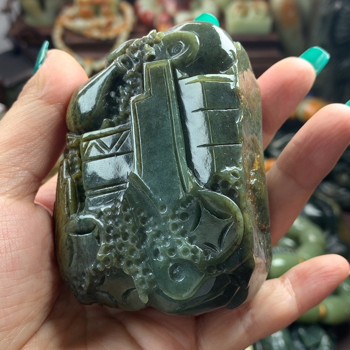 岫岩河磨玉（透闪石质玉）把件未镶嵌