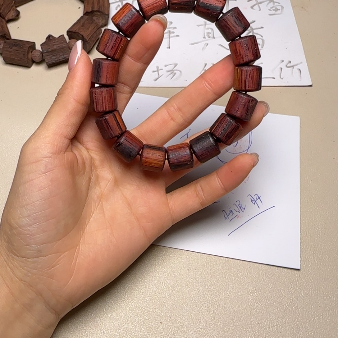 藤类降真香红油桶珠1.2单圈手串