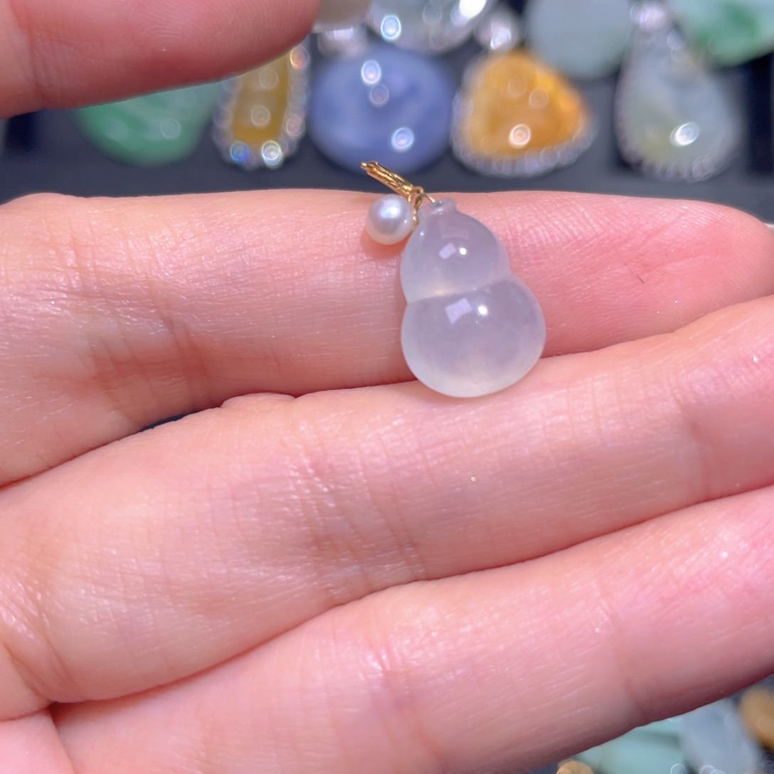 颈饰18K金镶嵌翡翠翡翠