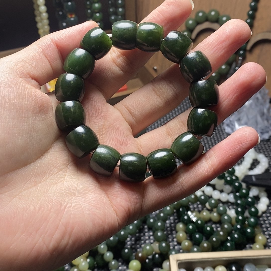 和田玉未镶嵌手串17