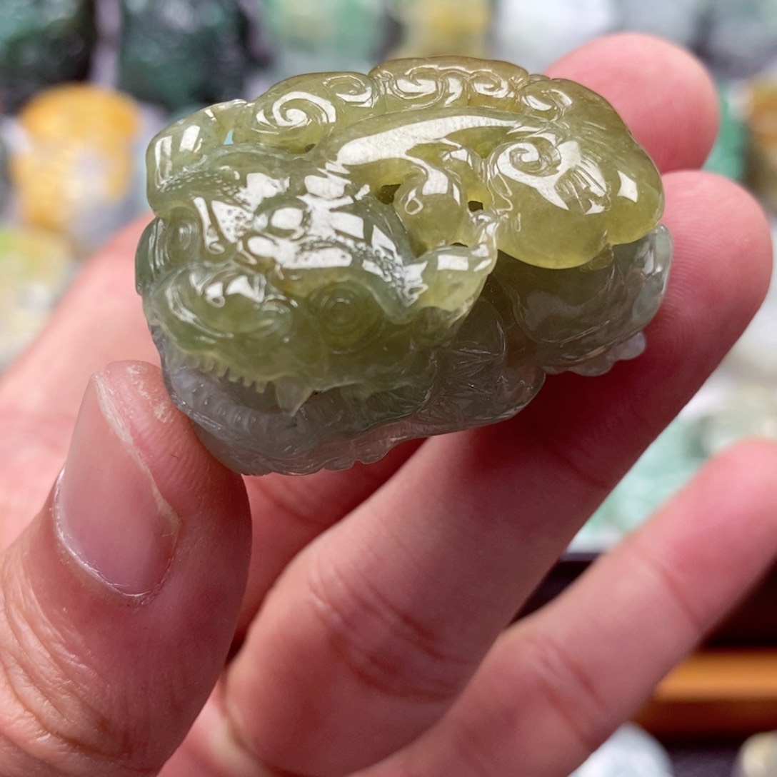 翡翠颈饰未镶嵌翡翠