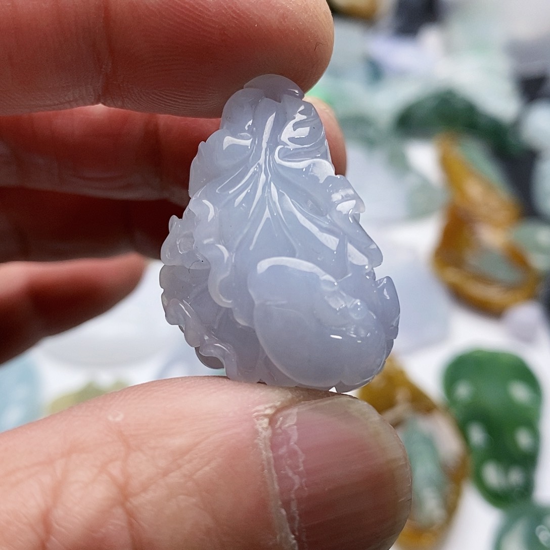 翡翠颈饰未镶嵌白菜