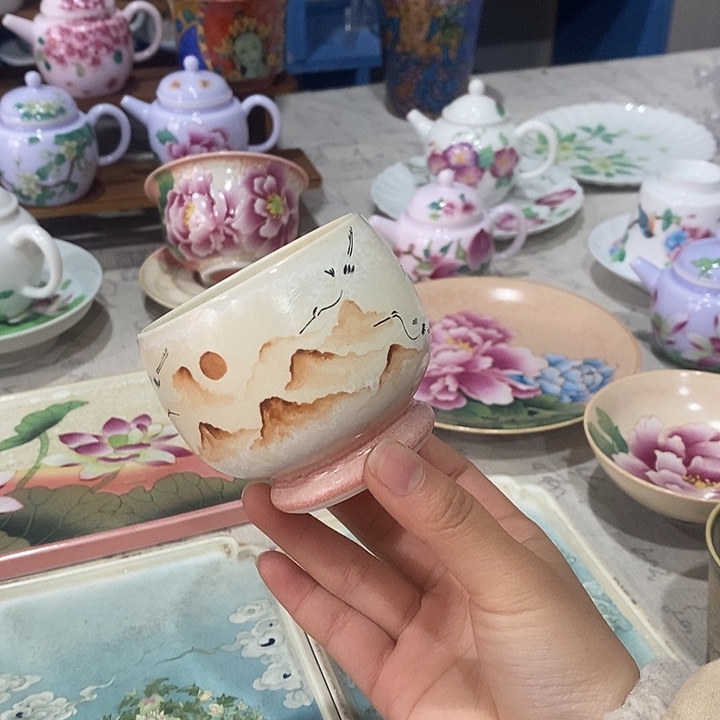 纯手工手绘制作茶杯