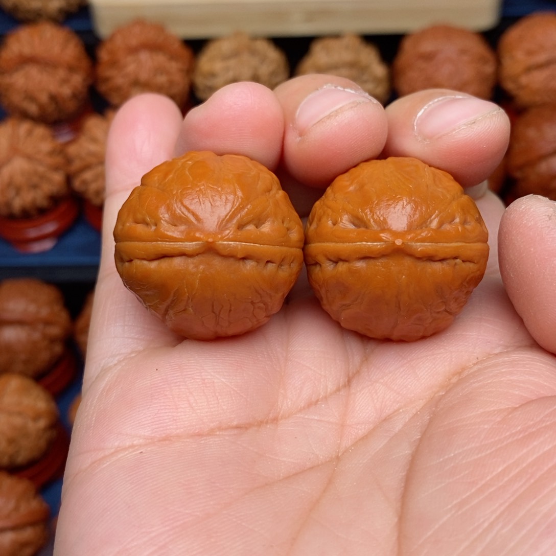 把件文玩核桃手捻金品龙珠