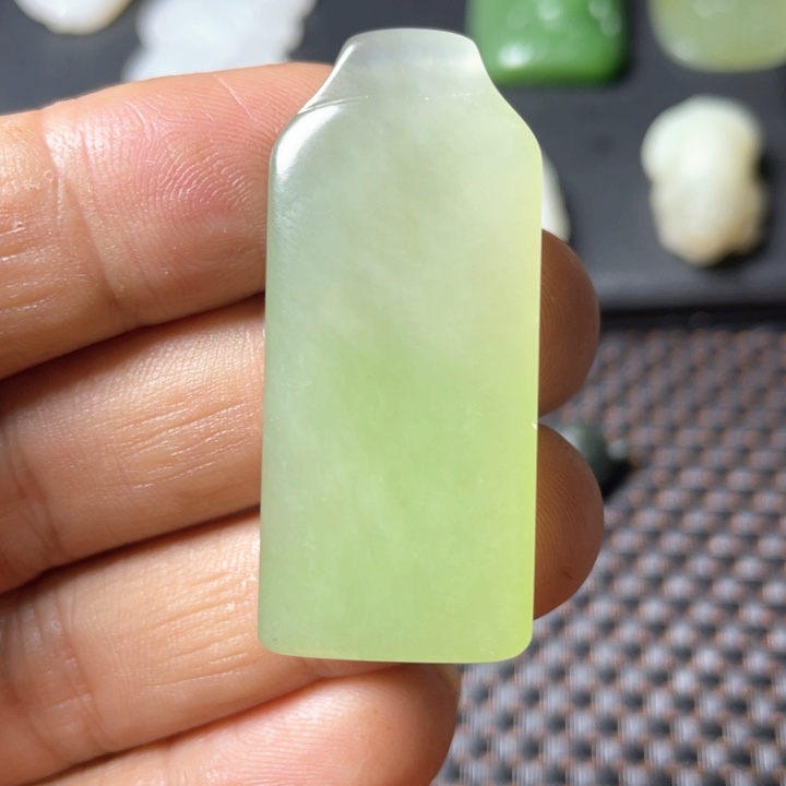 和田玉未镶嵌吊坠(不含链)