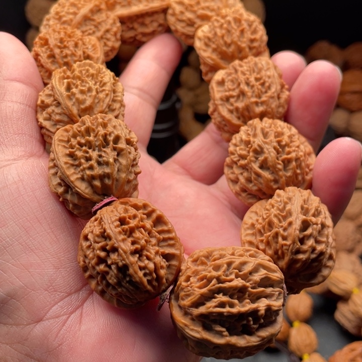 文玩核桃吊坠看**来1野生