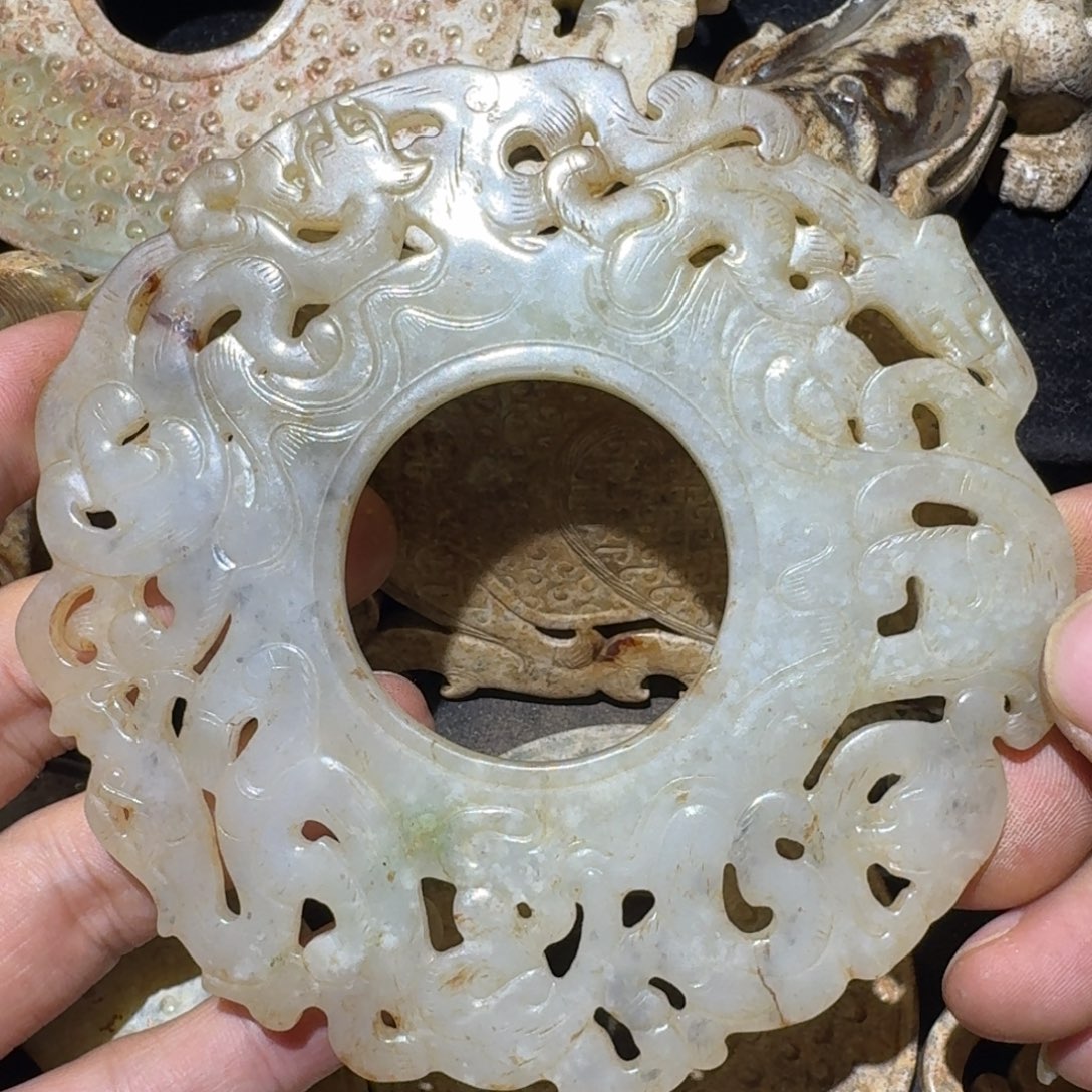 用***6和田玉未镶嵌挂件