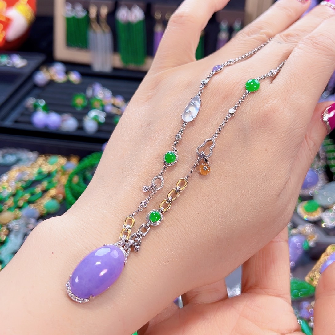 翡翠18K金镶嵌颈饰签收后24小时鉴赏期