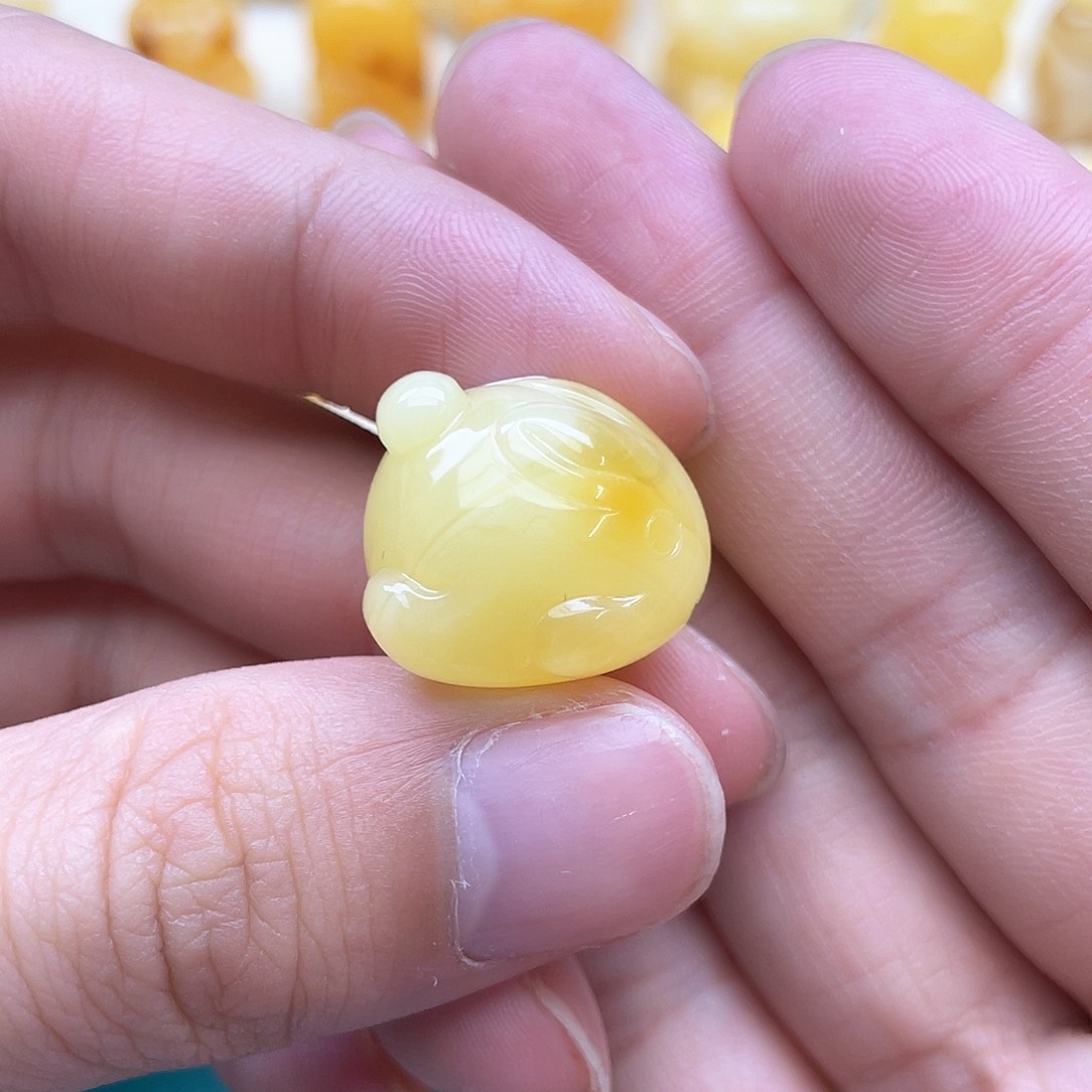 未镶嵌琥珀裸石蜜蜡