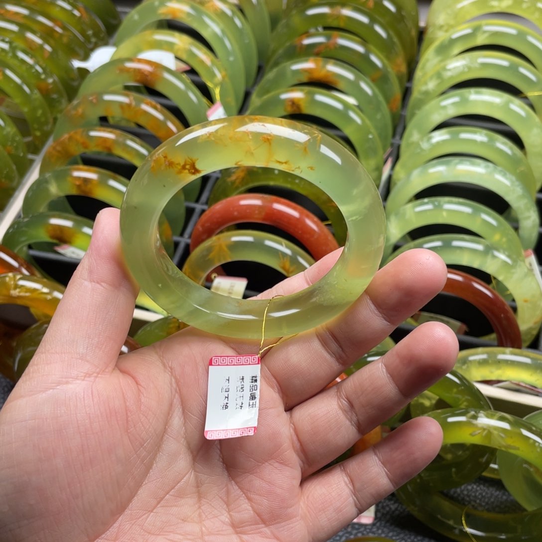 未镶嵌蛇纹石玉手镯53瑕