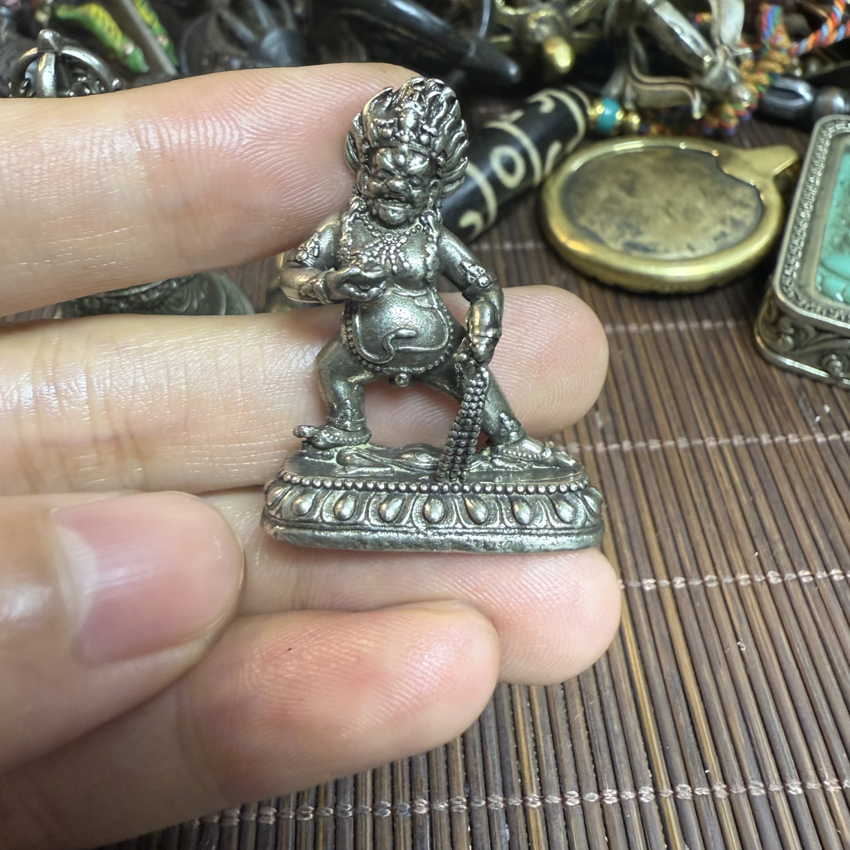 白铜精工白度母绿度母口袋佛小摆件