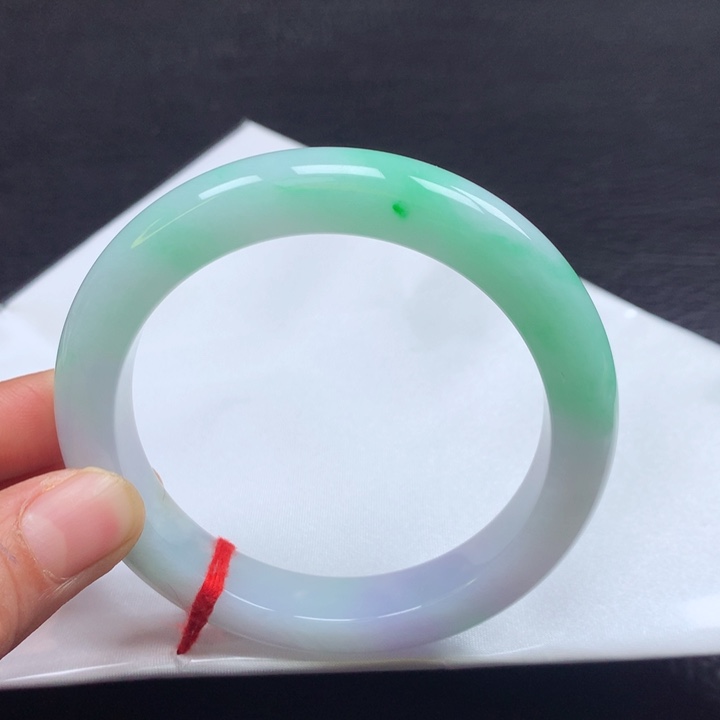 翡翠手镯未镶嵌59圈