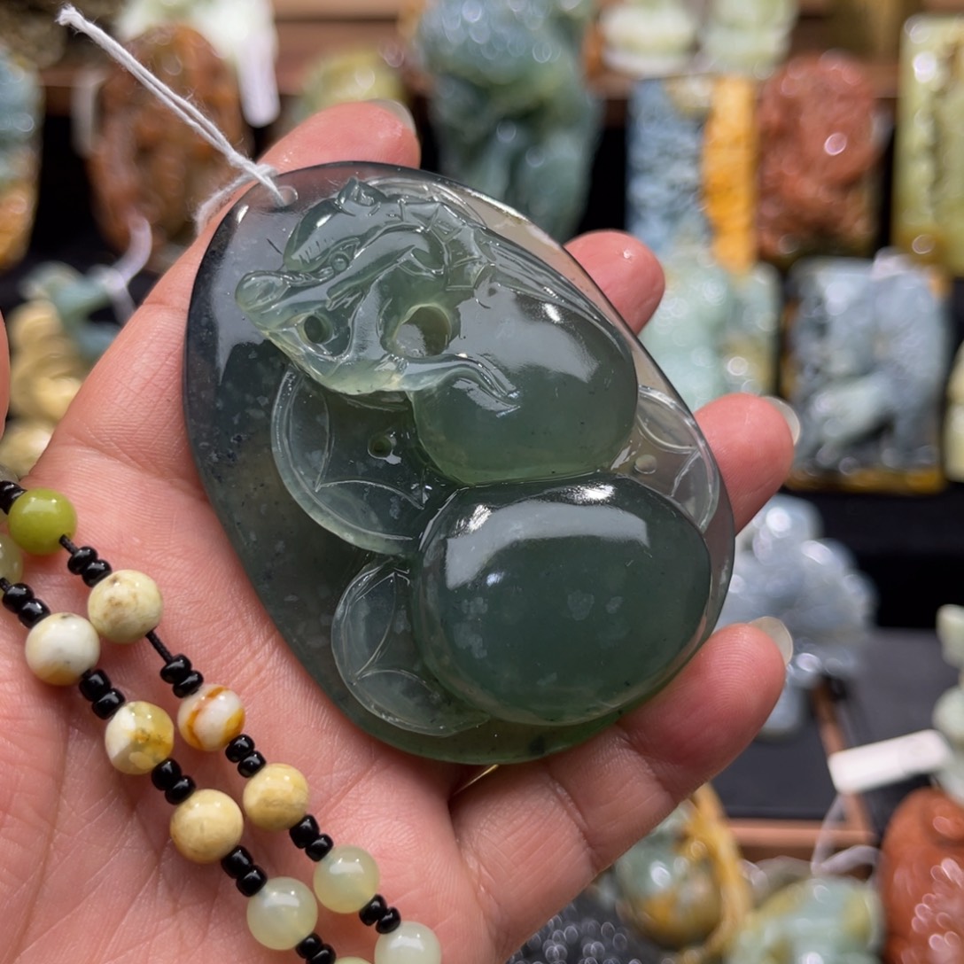 蛇纹石玉未镶嵌吊坠(赠链)