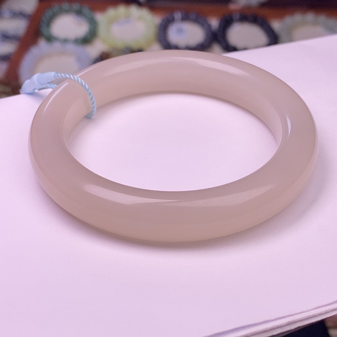 颈饰未镶嵌和田玉敬*毕业级油膏料老坑料藕粉手镯53