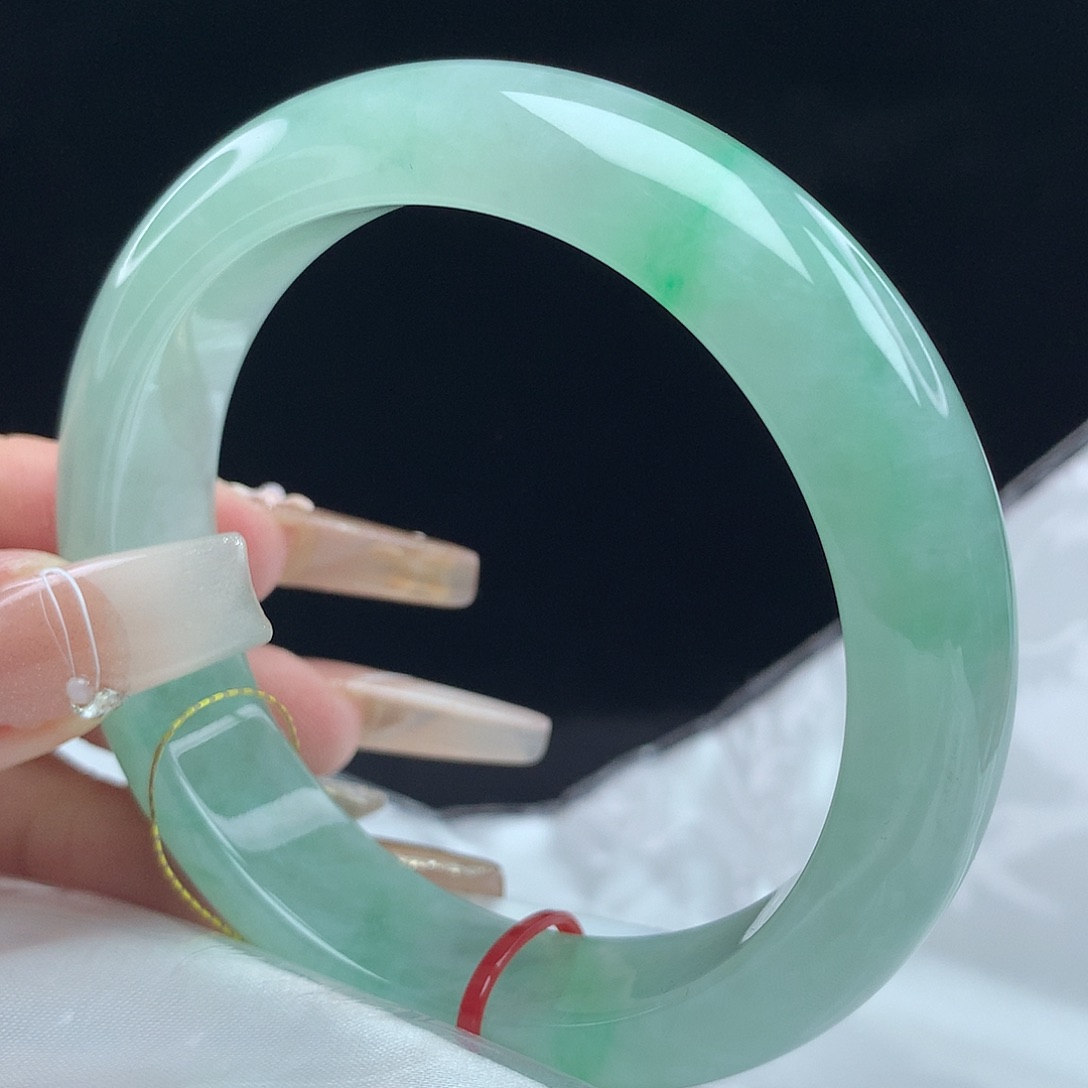 翡翠手镯未镶嵌56圈0271