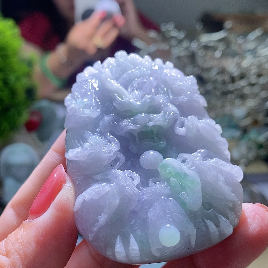 【闪购商品】翡翠未镶嵌颈饰九龙