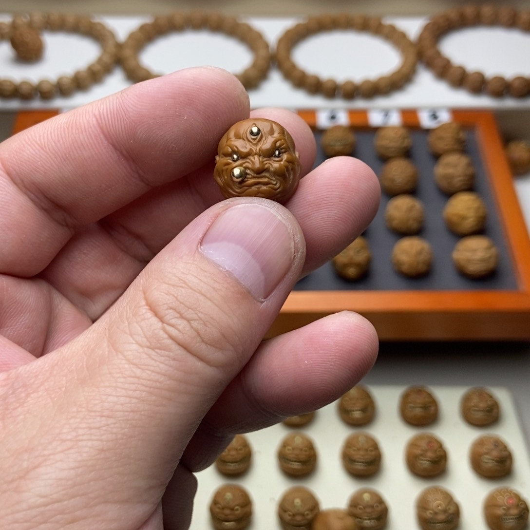 文玩核桃吊坠猴头核桃单颗雕刻