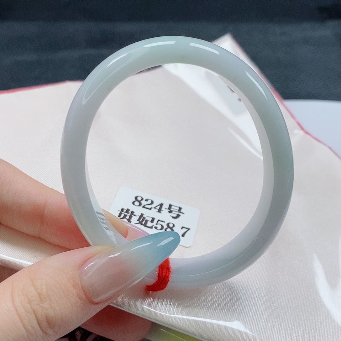 【闪购商品】未镶嵌手镯（贵妃镯）翡翠306号