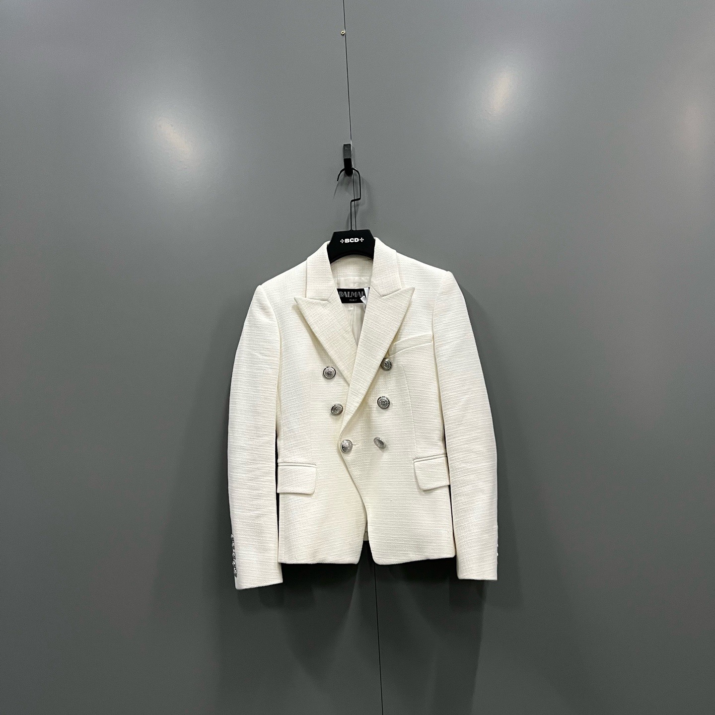99新 BALMAIN/巴尔曼 zz33 白色双排扣修身西服外套 38码/015223